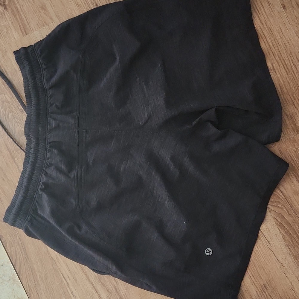 Lululemon Mens Black/grey Athletic Shorts M
